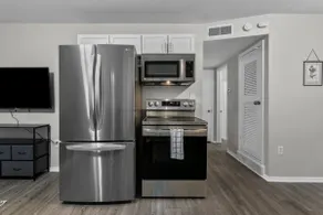 1BR Near Downtown KC | Free Parking, 2nd Floor - Image 2