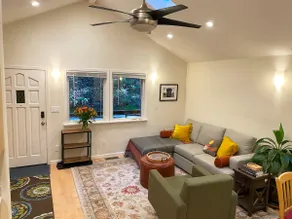 Creekside cabin in Redwoods w/modern interior - Image 4