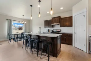 Beautiful Family Home - Image 4