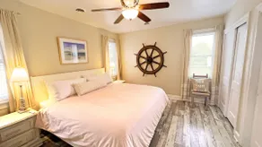 Boaty McBeach House: Walk to Beach, Boat & Bites! - Image 3