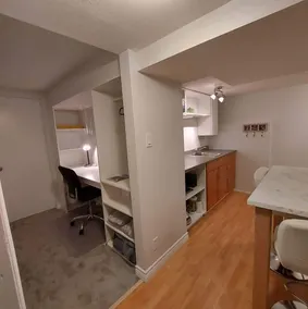 Comfy modern , quiet , Suite Centrally Located. - Image 4