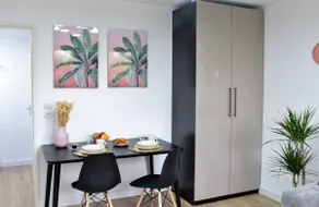 Studio modern – Netflix, Wi-Fi, parking Airbus - Image 3