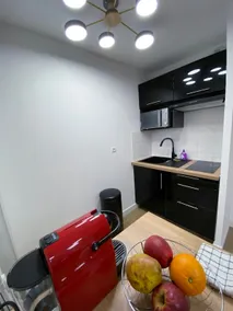 Studio modern – Netflix, Wi-Fi, parking Airbus - Image 4