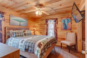 Creekside cabin, hot tub, fire pit, wood pizza oven n grill, dogs, near Ellijay - Image 2