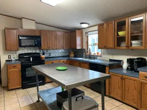 Sleeps 17, American Indian owned - Image 4