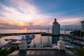 WHITE HOUSE STRAITS QUAY MARINA LUXURY STAY GURNEY - Image 2