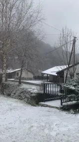 Rustic chalet close to ski resorts - Image 3