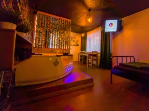 Lovely apartment with a hot tub - Image 3