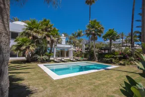 AÜA VILLA FRONT LINE BEACH - Image 3