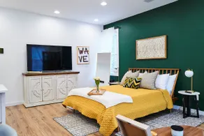 Studio BOHO-Free Parking-Beltline-Romantic-Games - Image 3