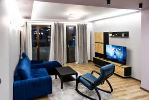 Very Spacious & Modern 2Bed near Airport & Centre - Image 2