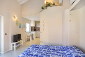 Loft with lake view - Image 2