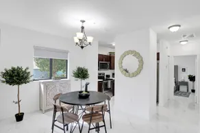 Wynwood: Ideal for Families, 2 Bedrooms and Parking - Image 2