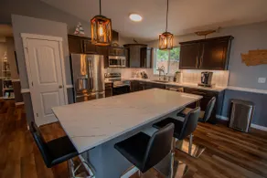 Luxury Home Retreat-Sweeping Views + Large Hot Tub - Image 4