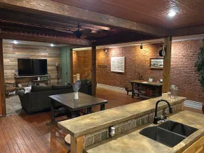 Old Town Loft w Hanging Master Bed - Image 5