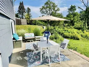 AMAZING Lake Road location!!! - Image 3