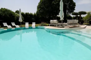 Superb contemporary farmhouse at the foot of the Luberon - Image 3