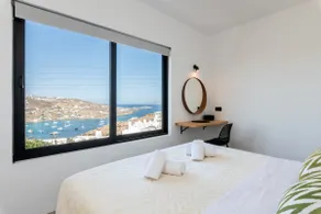 Yalos Mykonos 4 Bedroom Luxury house 5 minute from Ornos Beach w sea & Sunset view - Image 2