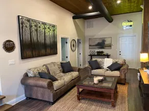 Brand new! Newly renovated 2 BR/ 2BA modern loft - Image 5