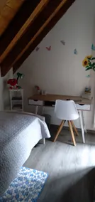 Sunflower chalet with barbecue and free parking - Image 2