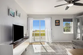 Charming Water View Bungalow. - Image 4