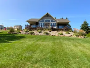 Stunning 3 bedroom vacation home with Hot tub - Image 2