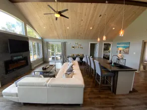 Stunning 3 bedroom vacation home with Hot tub - Image 5