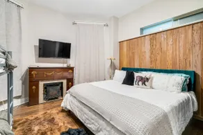 Vintage Designed 3BR Condo Near DePaul University - Image 2