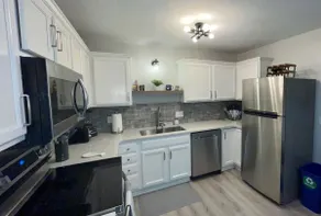 Cozy & Memorable Stay in this Downtown Cary Ranch - Image 4