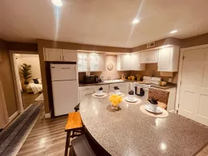 Treehouse Bungalow- Quaint and Cozy Getaway!  - Image 4