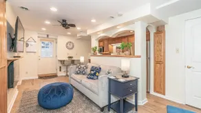 Downtown Delight! Cozy, 1 Bedroom garden apartment - Image 4