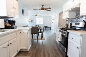 LARGE 4-BEDROOM HOUSE WITH AIR HOCKEY TABLE CLOSE TO DISNEYLAND IN ORANGE COUNTY  (p41) - Image 2