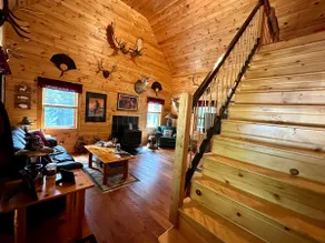 Charming rustic hideaway - Image 2