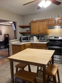 Charming 1 Bedroom Apartment - NorthCenter/Roscoe - Image 5