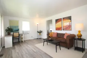 Modern 2 bedroom 9 min to BSU - Image 2