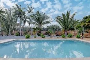 Glückseligkeit in Strandnähe mit Gästehaus + Salzwasser beheiztem Pool - Image 2