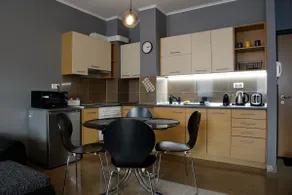 Macropolis G5/6 Apartment - Image 4