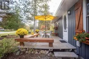 Cozy 3-Bedroom cottage, a short walk to the beach - Image 2