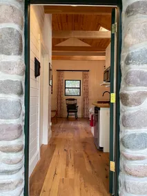 Riverstone Cottage, Bright and Airy Forest Retreat - Image 2