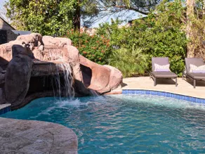 Luxury Arcadia Resort w/2 King Suites & Salt Pool - Image 5