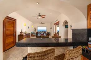 🏝Amazing views + WIFI + AC + Rooftop with pool - Image 4