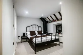 Luxury Loft apartment in Historic Mill - Image 4