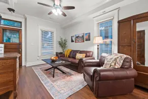 Luxury Historic Home. Executive King. - Image 4