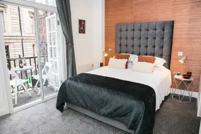 Leeds City Centre Unique apartment Superb Location - Image 4