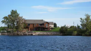 Great place for family, dock for fishing and more - Image 4