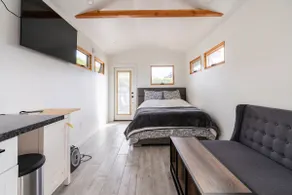 Coastal Private Guest House on 1 Acre. - Image 2