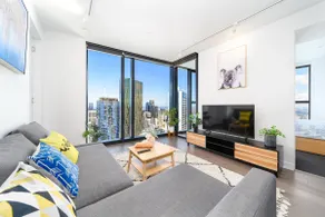 61F Luxury Melb CBD 3BR.2Bath. 8Pax. Free 2Carpark - Image 2
