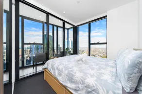 61F Luxury Melb CBD 3BR.2Bath. 8Pax. Free 2Carpark - Image 3