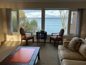 Exclusive Waterfront Cottage - Image 5