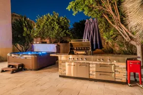 Resort Backyard | Pool, Spa & Putting Green - Image 3